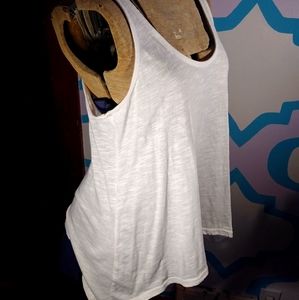 🥂5/$15🥂 White flowy racerback with lace M LAST CHANCE SALE!